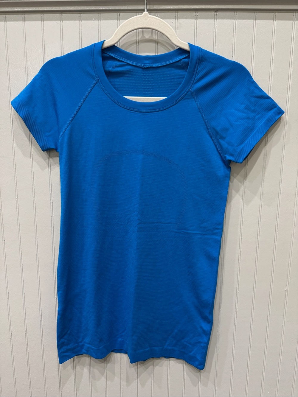 Lululemon Blue Hip Length Swiftly Tech Athletic Shirt Size 6